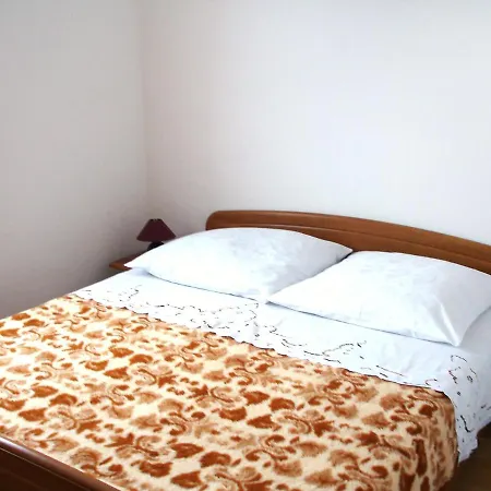 With Parking Space Sutivan, Brac - 745 公寓