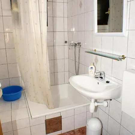 With Parking Space Sutivan, Brac - 745 公寓