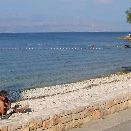 With Parking Space Sutivan, Brac - 745 Apartman Sutivan