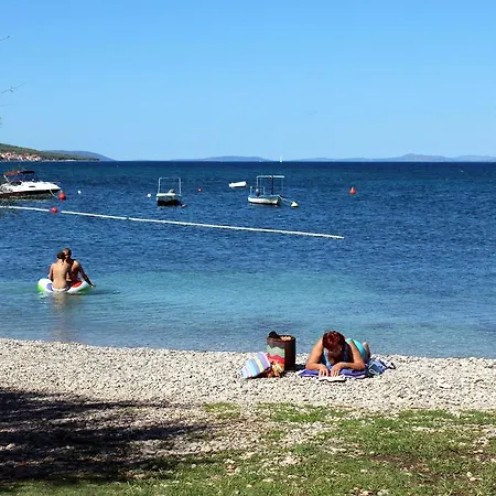 Apartamento With Parking Space Sutivan, Brac - 745
