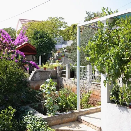 Lägenhet With Parking Space Sutivan, Brac - 745 *